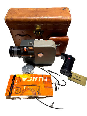 VTG Fujica 8 Zoom Deluxe 8mm Movie Camera W/ Accessories + Case