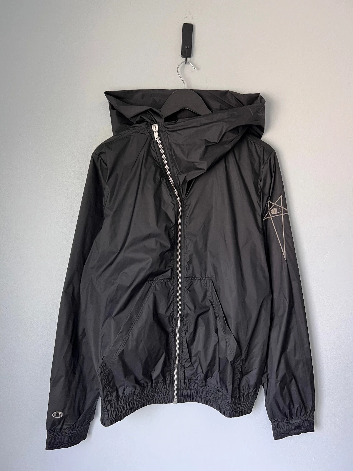 Rick Owens x Champion Mountain Windbreaker Hoodie   Size Medium   Black   NEW