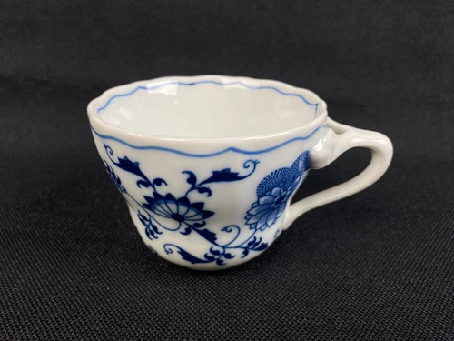 1 x VTG BLUE DANUBE Onion Pattern Flat Tea Coffee Cup Rectangle Mark Japan
