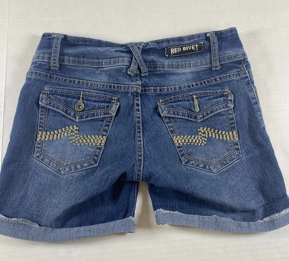 Pantalones Cortos Vaqueros Desgastados Rojo Remache Azul Bolsillos Traseros Talla 7 Foto 3 de 4