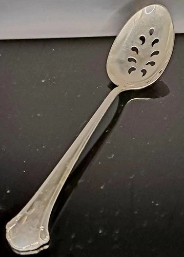 Sterling Towle CHIPPENDALE PIERCED SERVING SPOON 8 3/8" 66g  No Mono