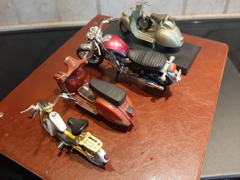 1/18 Lotto Vespa/Motocicletta/Scooter ORIGINALI - Immagine 3 di 4