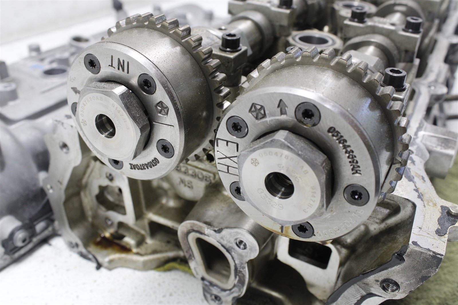  2014-2019 Maserati Ghibili 3.0 Driver Left Cylinder Head 2283306NS 14-19 