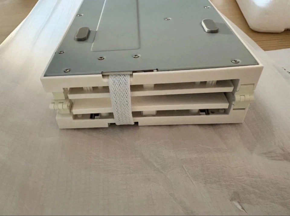 Tastiera MIDI Pieghevole 49 Tasti Carry-On USB Batteria Stereo Bianca Come Nuova - Immagine 2 di 3