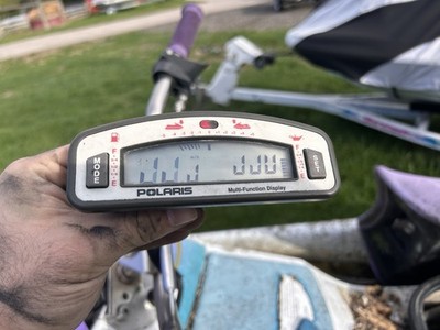 POLARIS 1996-1997 SL 750 Display Gauge FOR PARTS OR REPAIR. HALF