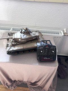 RC Panzer 1:16 Elektro RTR 2 4GHz Bulldog