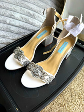 Betsey Johnson Bridal Ivory Satin Ankle Strap Sandals Crystal Infinity Loop W9