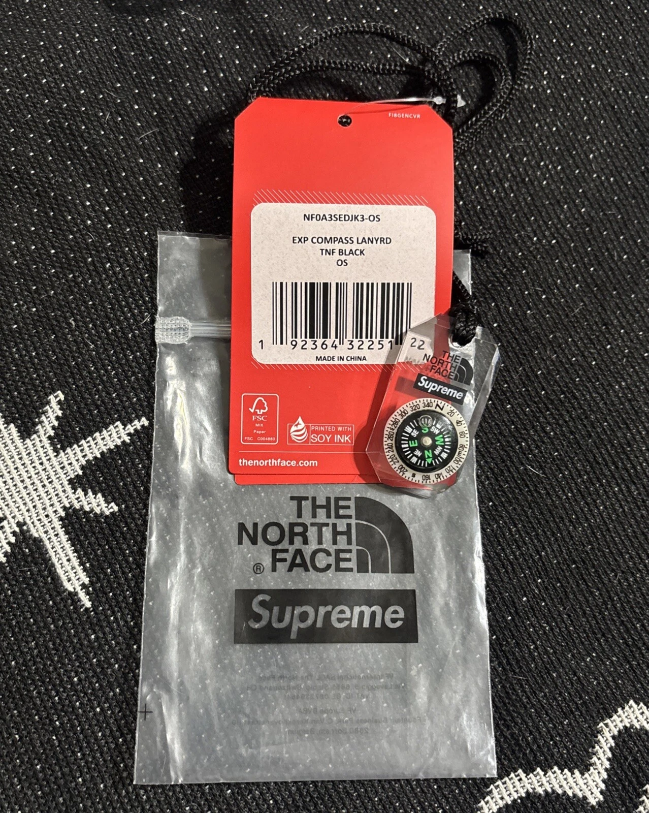 Collier boussole Supreme X The North Face Expedition NEUF AVEC ÉTIQUETTES LOGO BOÎTE