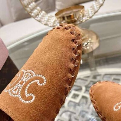CELINE｜SLIPPERS (CELINE MARLOU TRIOMPHE MULE IN SUEDE C CELINE MARLOU TRIOMPHE MULE in Suede Calfskin W 39, UK 6.5