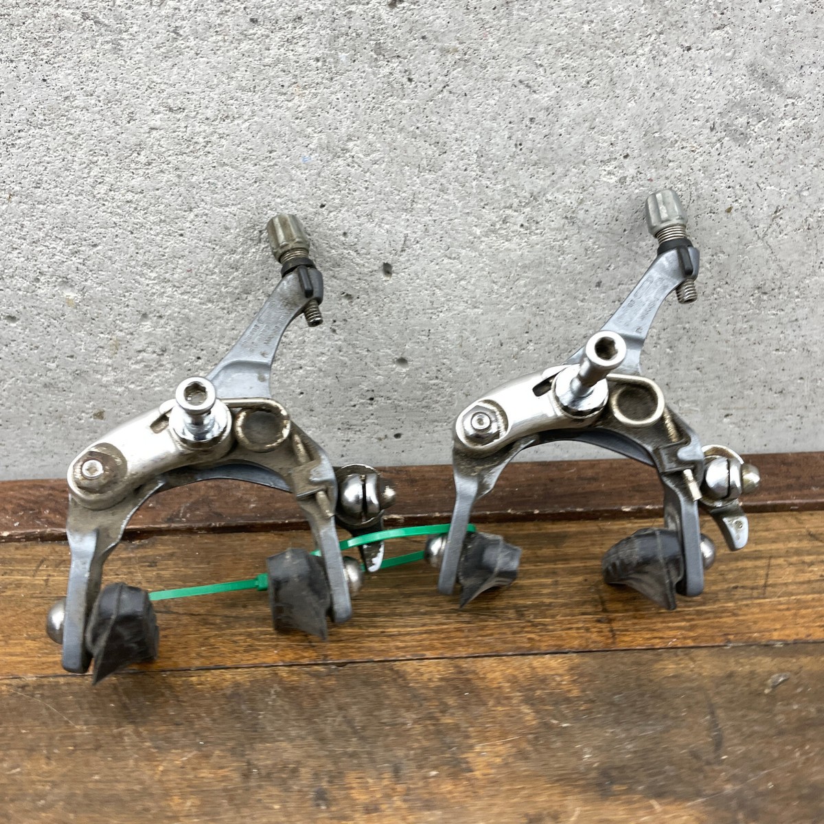 Étriers De Frein Vintage Shimano 600 Ultegra BR-6403 - Tri-Color - Jeu Avant/arrière