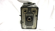 VINTAGE LATE 1940s SPARTUS 116 BOX CAMERA
