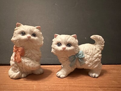 Vintage up for Adoption! Pair of Homco Long Haired Blue-Eyed Kittens with Bows!