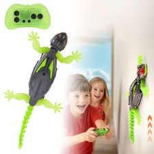 Wall Crawler Gecko - Remote Control Lizard with LED Eyes Climbs Walls AE