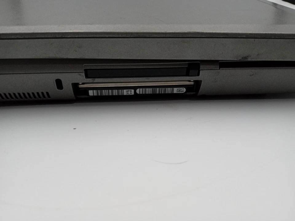 Dell Latitude D810 Intel Pentium 2GB RAM 60GB HDD Windows XP - READ -RR - Image 4 of 4