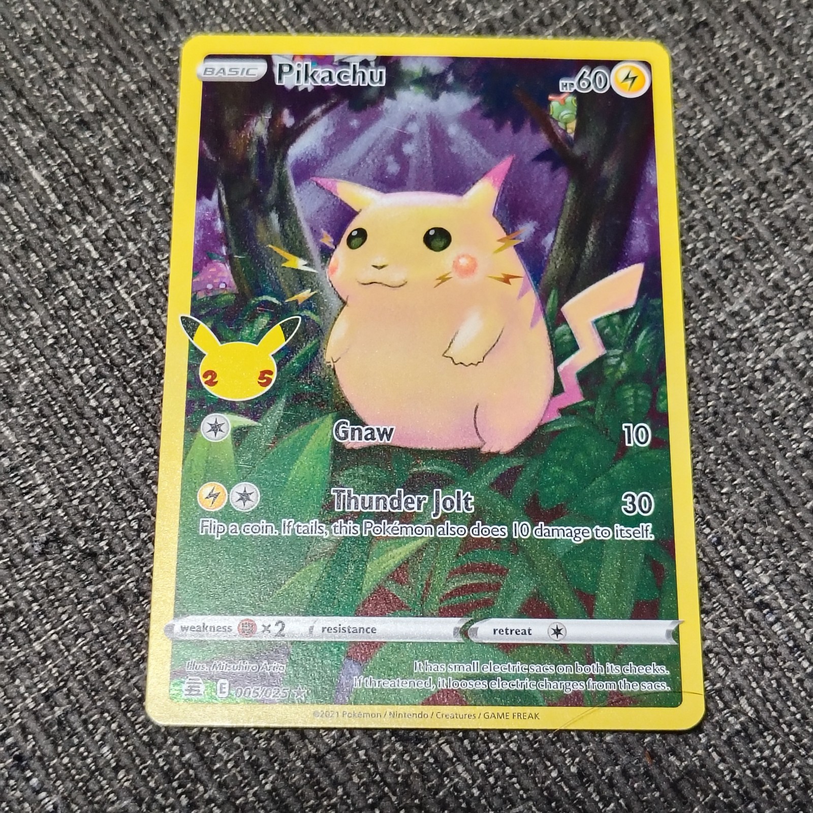 Pikachu 005/025 Celebrations Holo