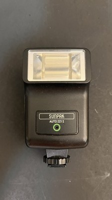 Sunpak Auto 221 S Electronic Flash Tested Works Batteries Not Included 