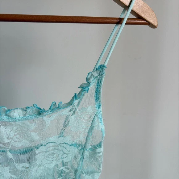 Nuevo con etiquetas Vestido sin Mangas Indah “Georgia” de Encaje Transparente en Milu Talla Mediana Foto 4 de 4