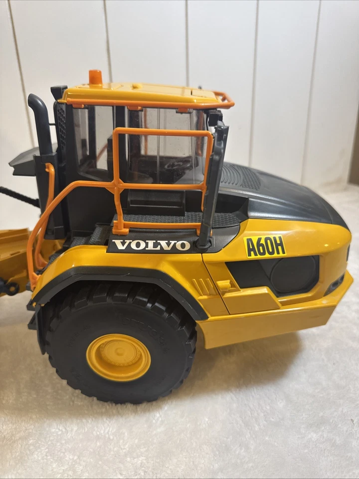 Bruder #02455 Volvo A60H Hauler - Volvo Dump Truck Yellow Please Read - Image 2 of 4