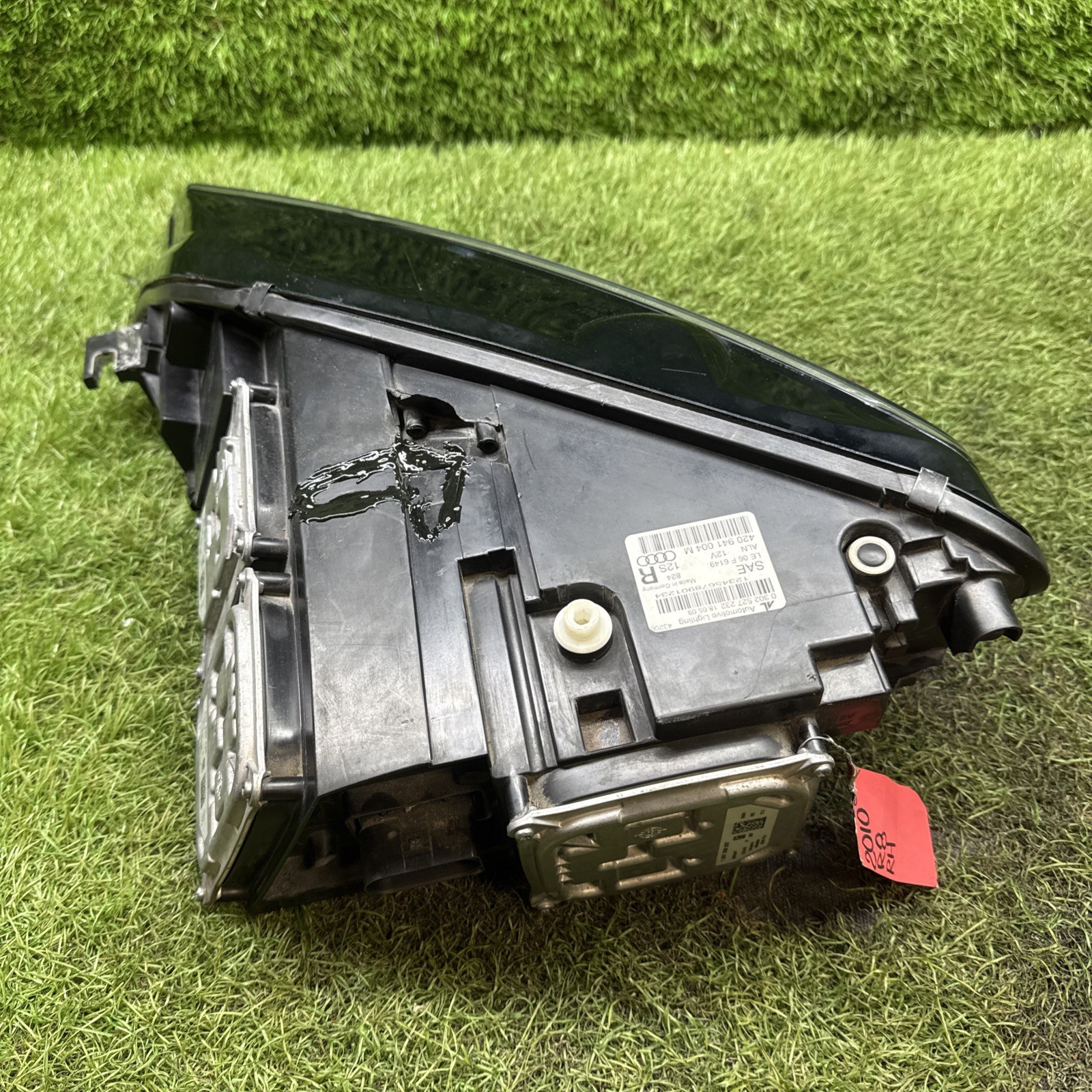 2011-2013 Audi R8 v10 Oem Front Right LED Headlight Lamp Assembly 420941004 NOTE