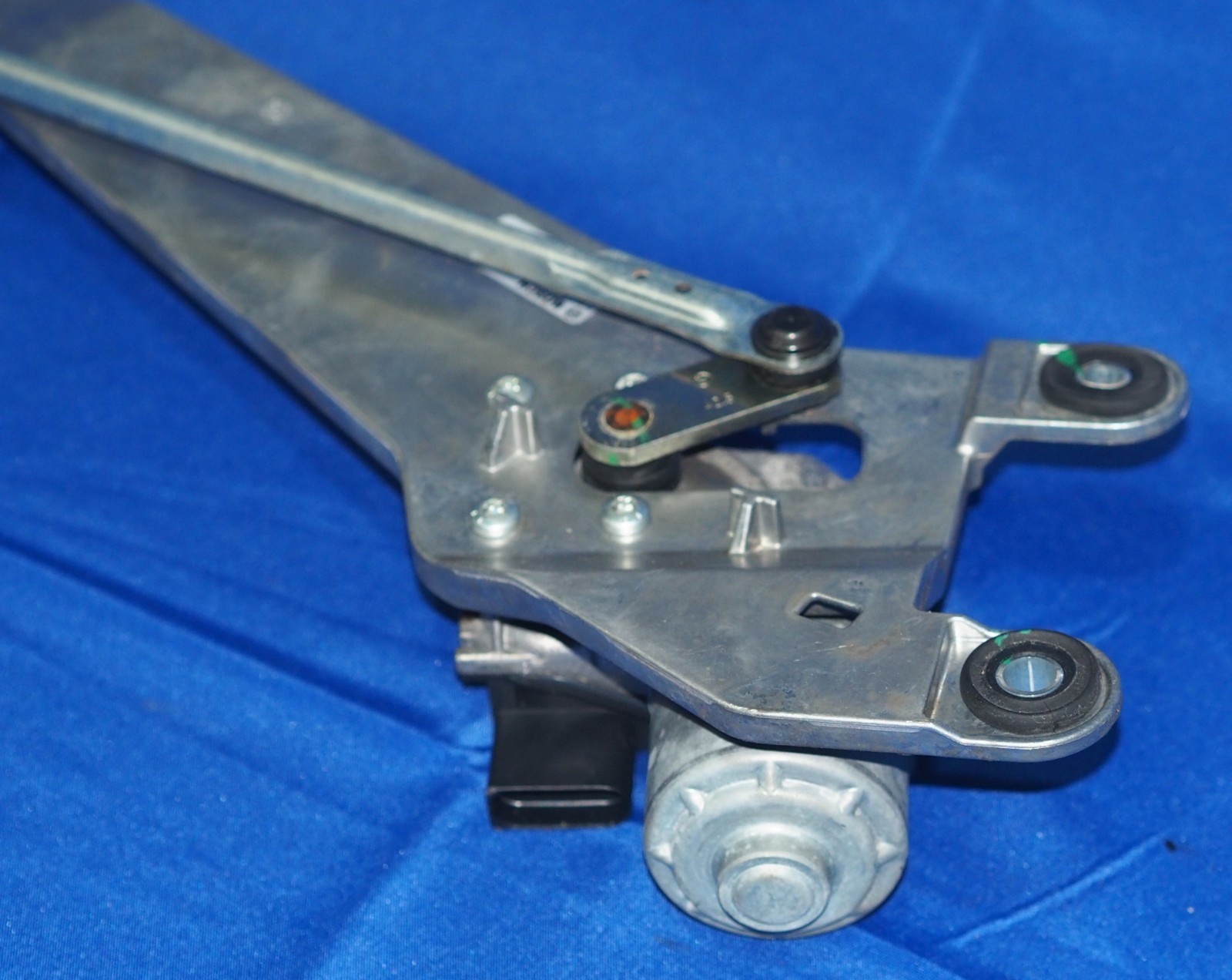 2022-2026 Maserati MC20 MCPura Windshield Wiper Motor & Linkage OEM Nice! 1K Mi