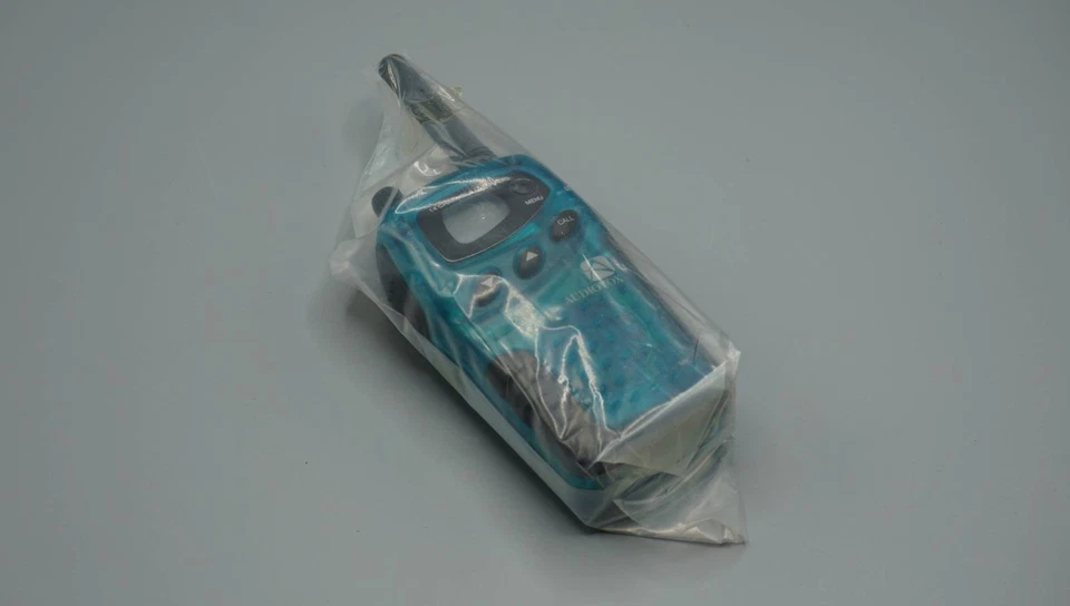 AudioVox VoxBox 双向收音机半透明蓝色(单)- 全新开箱-yknt — 第 4/4 张图片