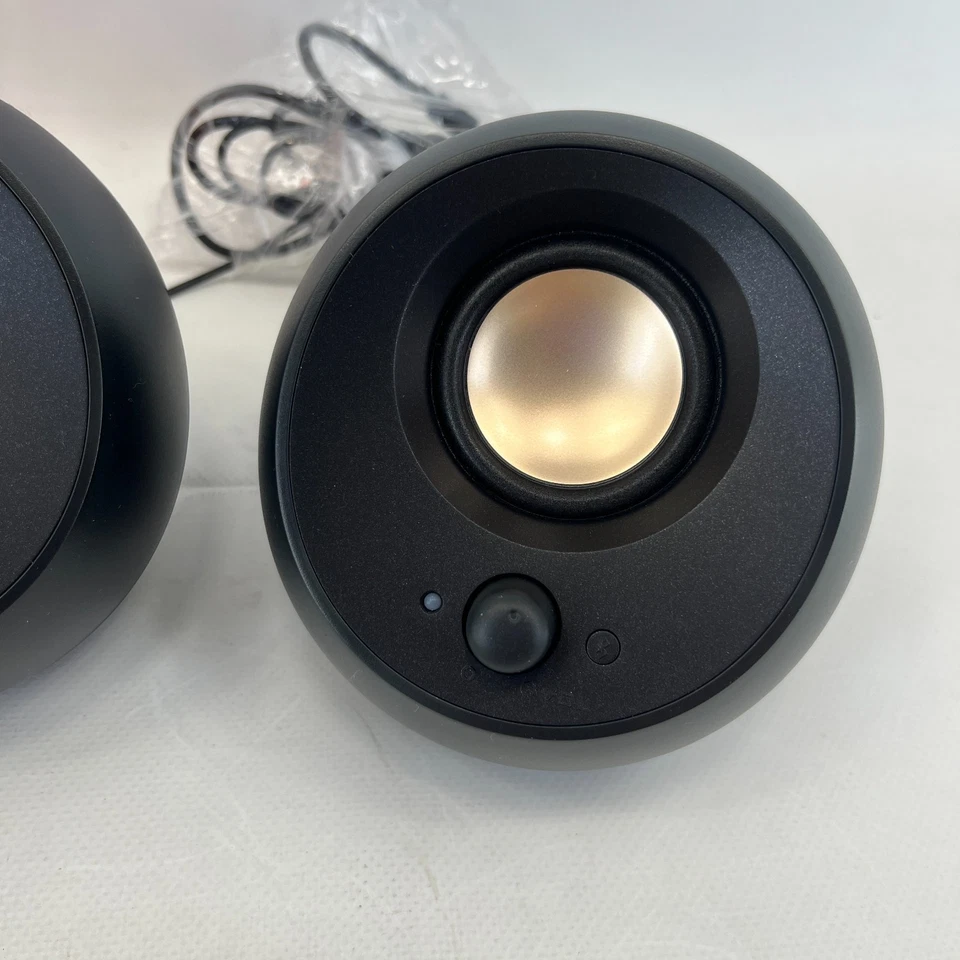 Creative Pebble V3 Minimalistic USB-C Powered Bluetooth Desktop Speakers Black - Image 3 of 4