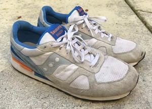 saucony shadow white