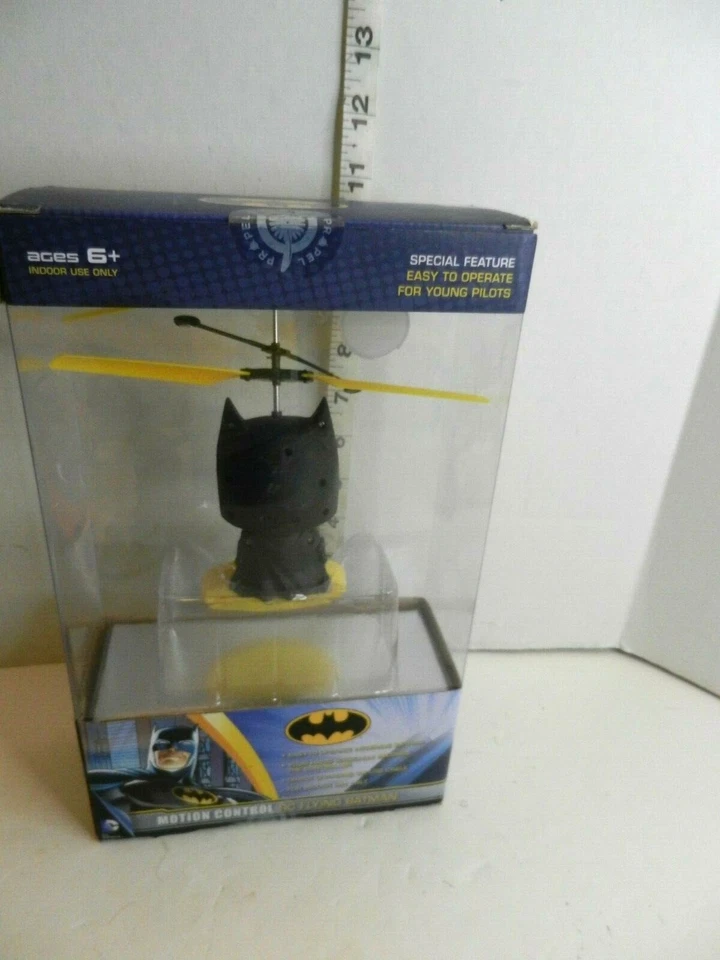 DC Comics Motion Control RC Flying Batman (INDOOR)~Easy To Operate - NEW!!! - Image 3 of 4