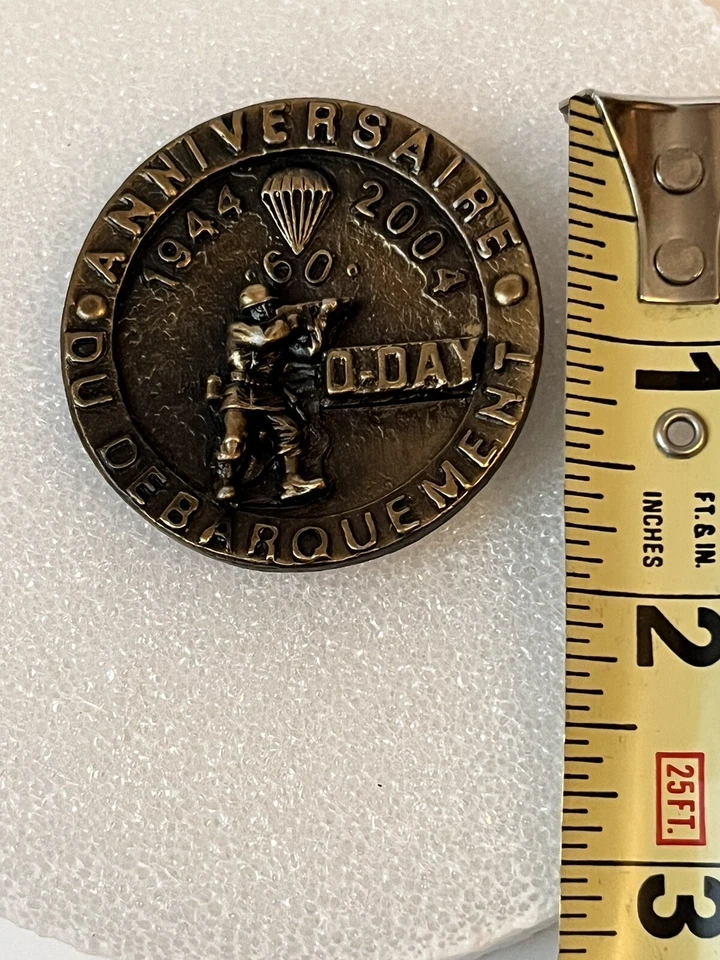 Винтажная булавка на лацкан ограниченного выпуска D DAY 60th Anniversary Normandy France 1944 - 2004 - Изображение 3 из 4
