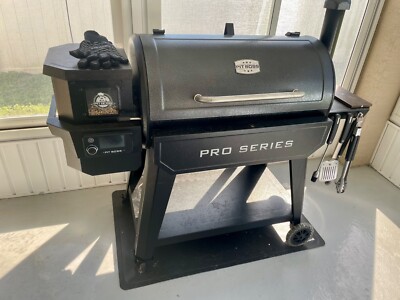 Pit Boss Wood Pellet Pro Series V3 1150-Sq Pellet Grill with Smart Compa 