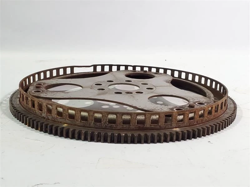 Volante motor 3,2 L automático tracción trasera OEM 1999 2000 2001 2002 Mercedes Benz CLK320 Foto 4 de 4