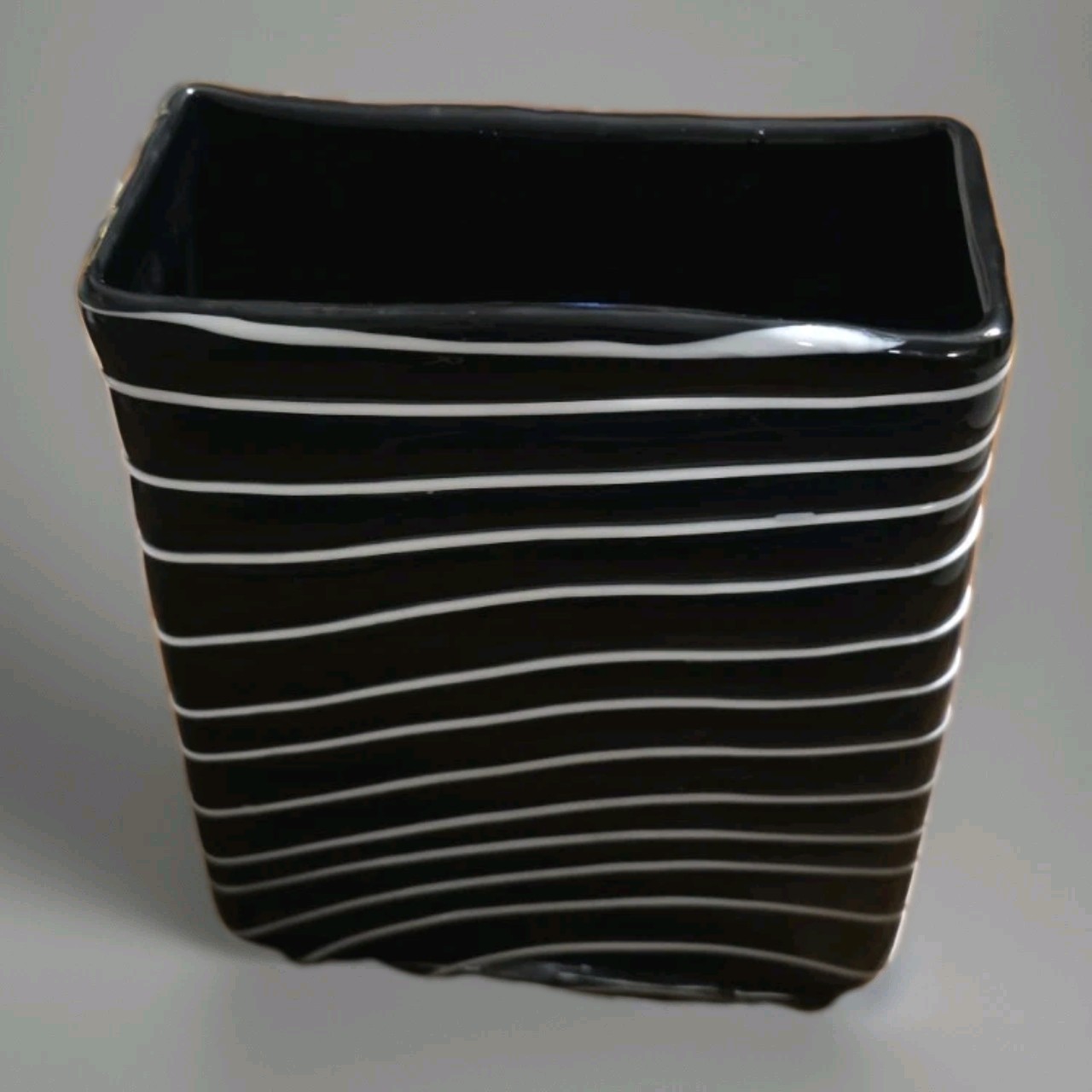 Italian Murano? Style Hand Blown Fused Glass Vase Black/White Zebra Stripes 7.5