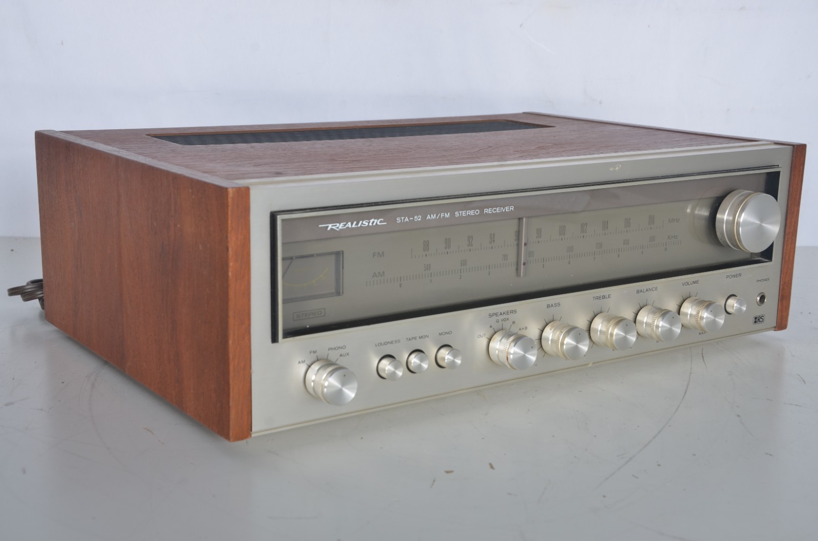 Realistic STA-52 vintage audio equipment - eBay listing photo 3