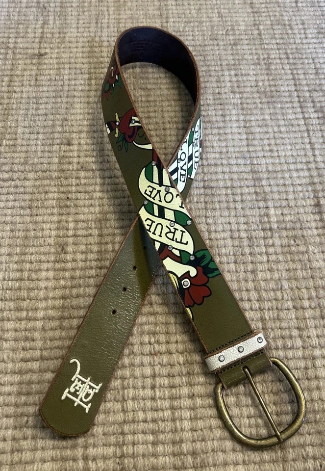 Cinturón Ed Hardy Vintage Talla Mediana 7829 Melrose Verde Tachonado Bordado Calavera Usado en Excelente Condición Foto 2 de 4