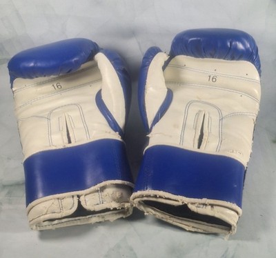 Vintage Everlast 16 Oz Blue and White Boxing Gloves - Sparing
