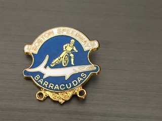 "BOSTN SPEEDWAY" BARRACUDAS Enamel Pin Bar Badge. Gold tone