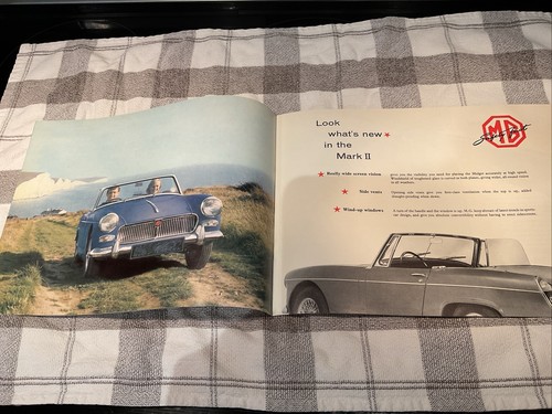 1965 MG MIDGET MARK II SALES BROCHURE - Picture 3 of 9
