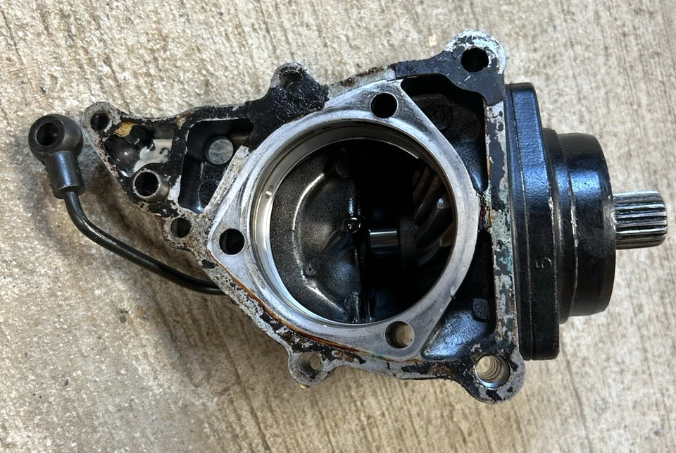 Honda Nighthawk CB650 CB 650SC 1984 eje de transmisión carcasa motor unidad | OEM Foto 3 de 3