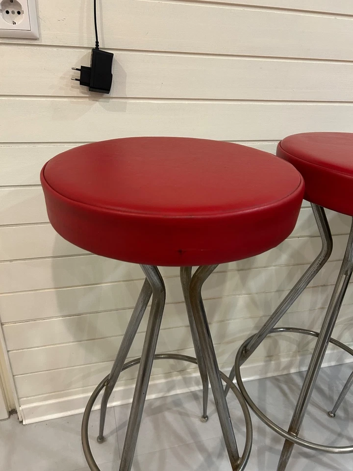  4 Retro Barhocker in rot in einem gebrauchter Zustand Marke nicht bekannt - Bild 2 von 4