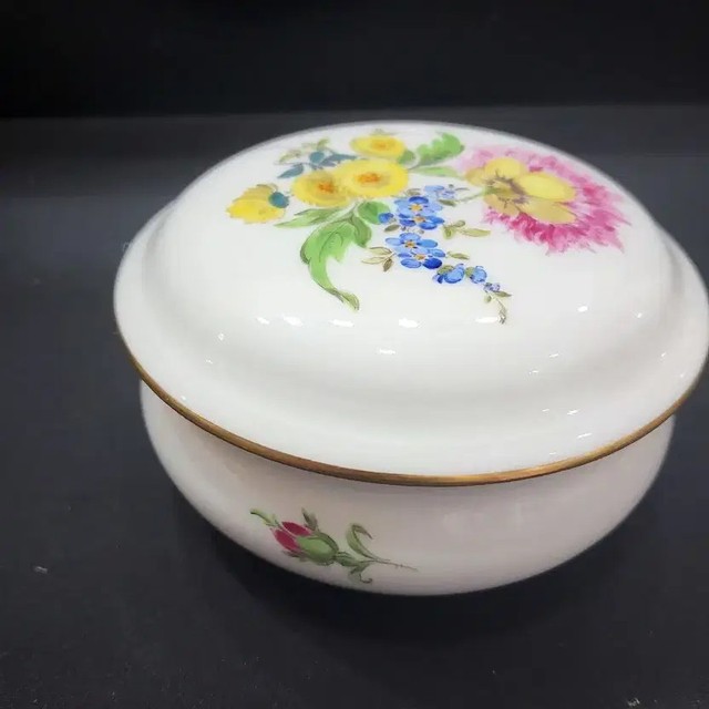 Meissen Porcelain Tringket Antique Decorative Item
