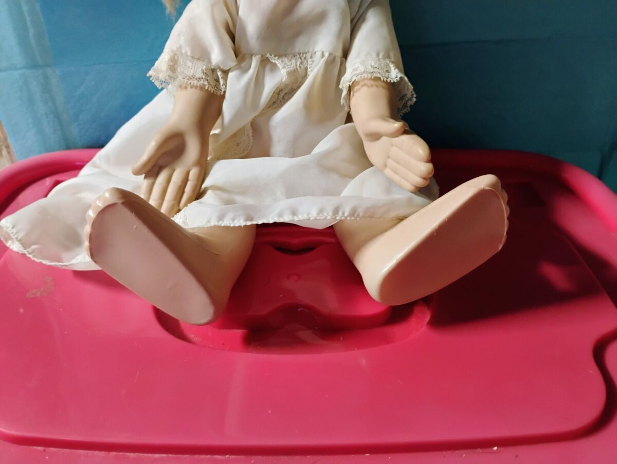 Very Rare Vintage 1965 Big Eyes Little Miss No Name Doll By Very Rare Vintage 1965 Big Eyes Little Miss No Name Doll By