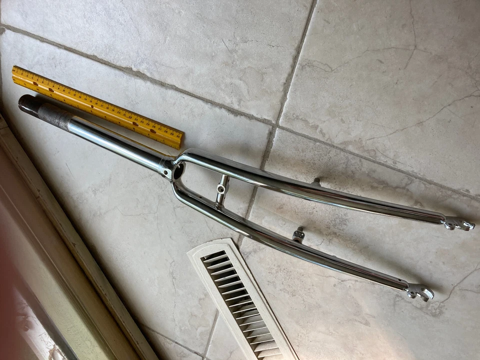 Easy Racers recumbent bike fork 1 & 1/8" diameter threaded 10 & 7/8" long NEW - Image 4 of 4