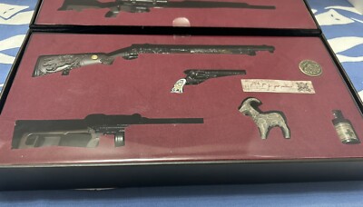 Resident Evil 8 Village Weapons Miniature Set Boxed Biohazard