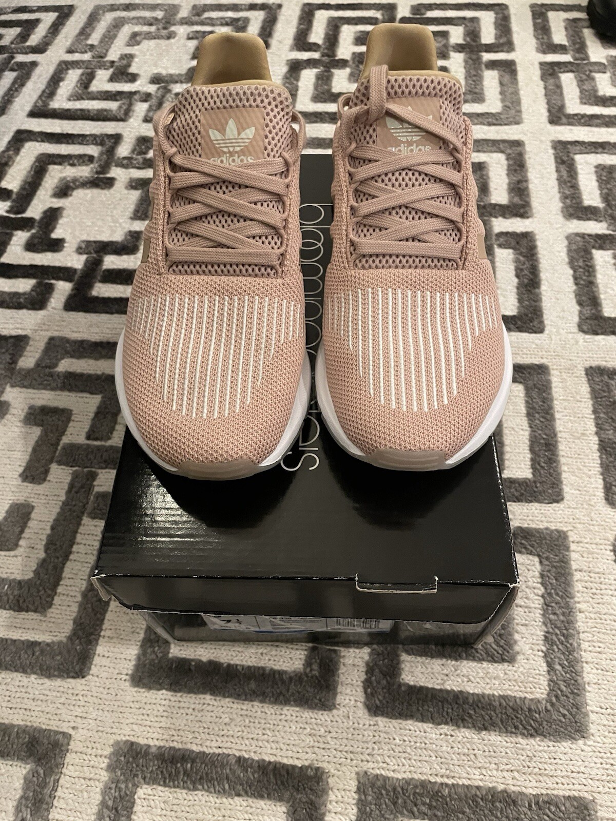 Adidas Swift Run Ash Pearl - Size 7.5 (Women’s) image 3