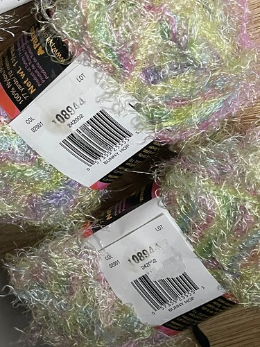 *Lot of 3* NEW Patons Cha Cha Yarn Eyelash Discontinued BUNNY HOP Specialty - Picture 5 of 5