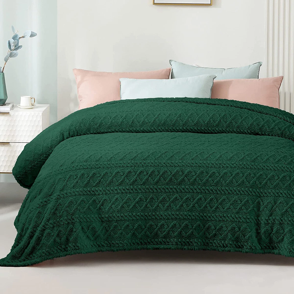 Jacquard Fuzzy Fleece Fluffy Bed Blanket Twin Size 90X66 Inch