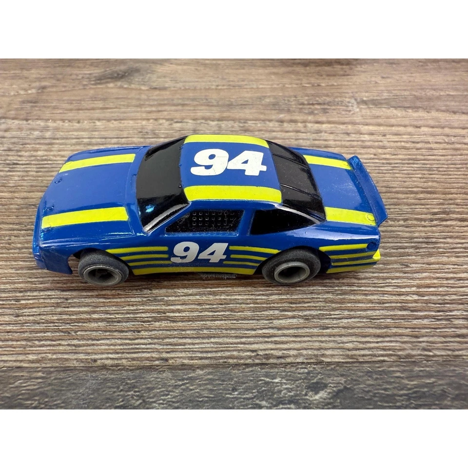 Coche Ranura Life Like HO #94 Stocker NASCAR con Paquete de Alimentación y Controlador Foto 3 de 4