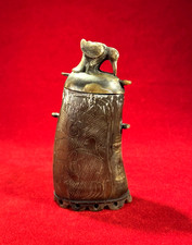 RARE REVOLUTIONARY WAR ERA ENGRAVED POWDER HORN / HAND CARVED BIRD ON CAP