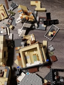 LEGO Harry Potter Hogwarts Castle & 8 Minifigures Set Missing parts Please View 