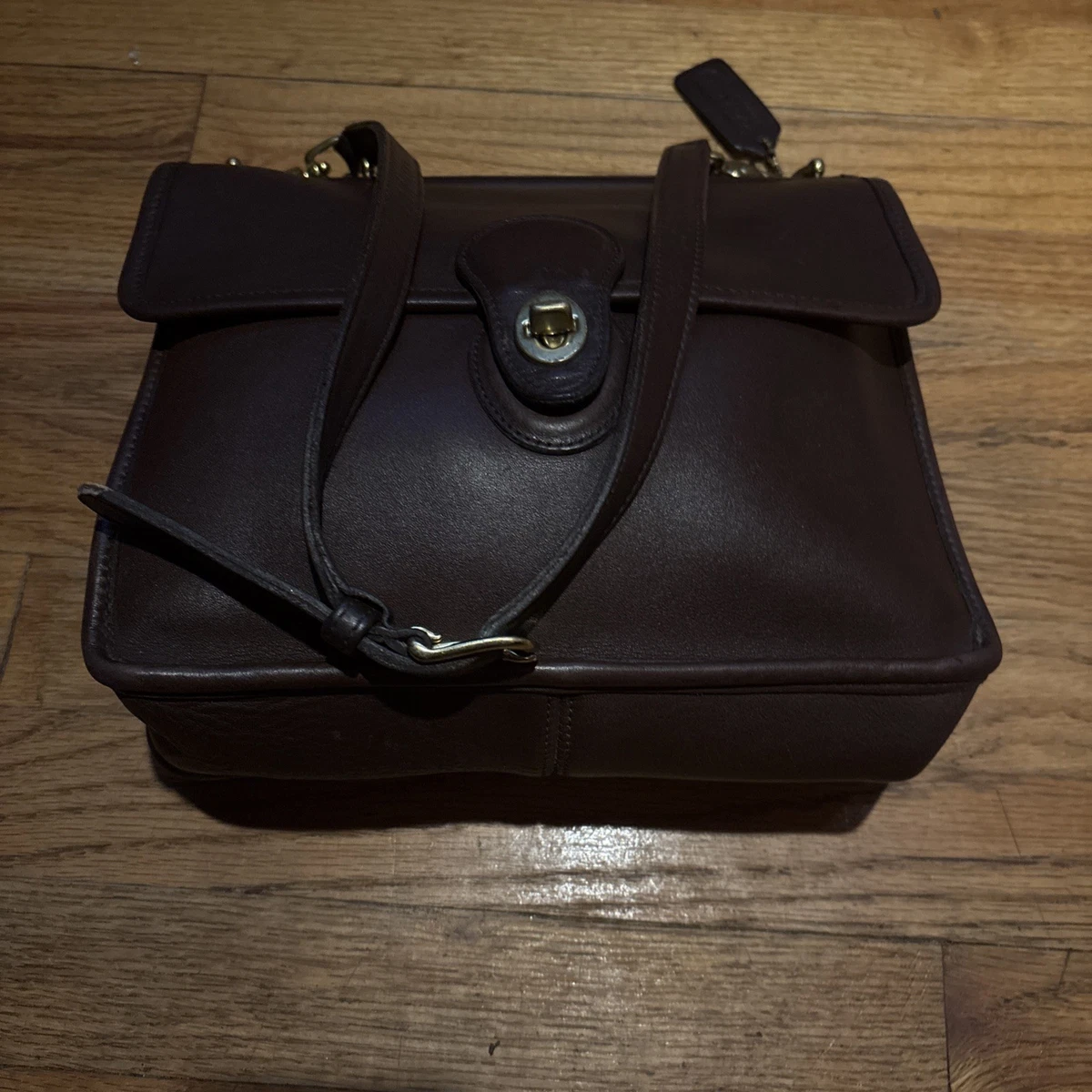 Coach Willis Shoulder Bags Turn Lock Handbags for Women for sale